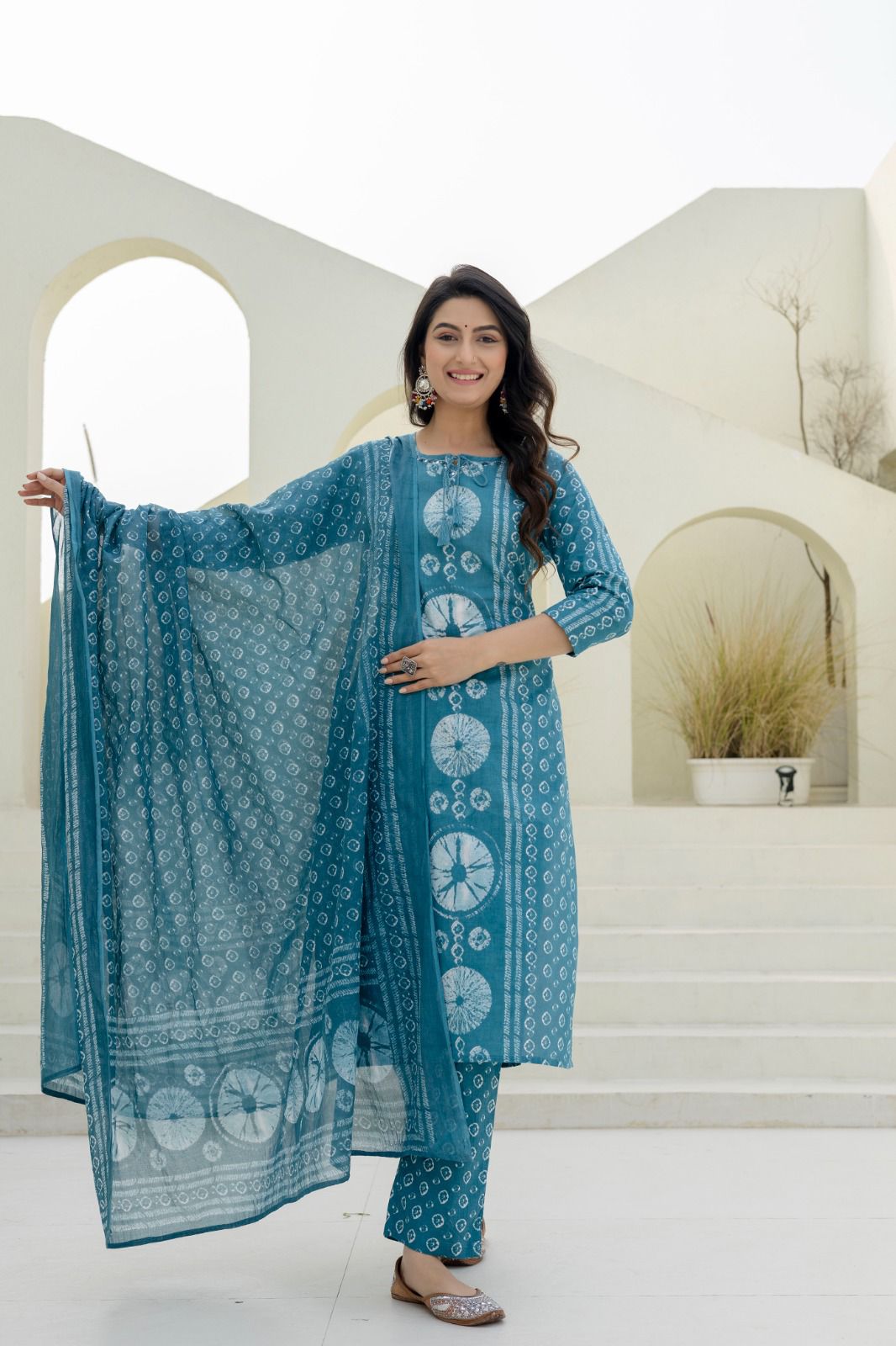 Indigo Blue Grey Tie-Dye and Shibori Print Straight Kurta Pant Set